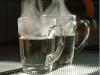¿Por qué es útil para beber en la mañana con el estómago vacío no es un vaso de agua fría y caliente