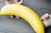 Los plátanos a los niños: los pros y los contras de estos frutos, cómo seleccionar, almacenar y coma