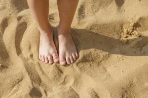 Top 19 ejercicios para la prevención de los pies apoyados en la playa