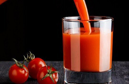 El jugo de tomate - jugo de tomate