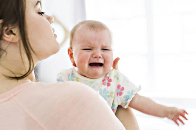 ¿Por qué el bebé llora durante horas cada noche?