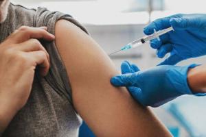 TOP 4 nuevos mitos sobre la vacunación contra COVID-19: refutación del Ministerio de Salud