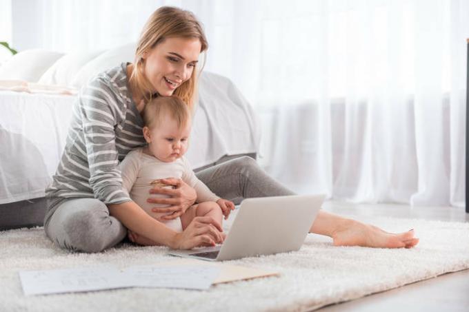 15 búsquedas de Google más comunes de madres jóvenes