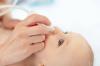 ¿Es posible gotear leche materna en la nariz del bebé? Respuestas del Dr. Komarovsky