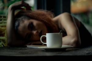 ¿Cuál es el impacto en la salud de evitar el café en favor del té?