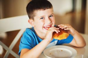 Top 3 desayuno que no se debe administrar a niños