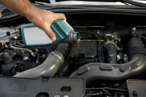 Qué puede hacer para ahorrar dinero en el mantenimiento del automóvil: 4 procedimientos importantes