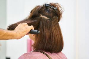 5 consejos para el cuidado del cabello, estilistas que están en acciones sin prisa