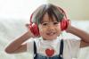 El Dr. Komarovsky dijo cómo elegir auriculares seguros para un niño.