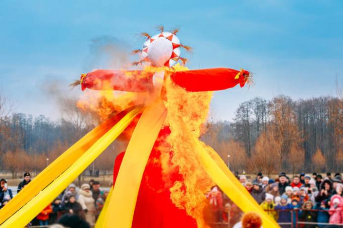 9 de marzo, el sexto día de Carnaval - reuniones Zolovkina: lo que pueden y no pueden hacer en sábado