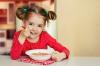 El niño se niega a comer en el jardín infantil: Top 5 causas y soluciones posibles