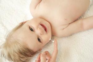Mitos sobre los cosméticos para bebés en los que creen casi todos los padres