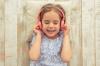¿Es perjudicial escuchar música con auriculares?
