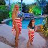 "Lo haré hasta que se aburra": modelo de Playboy amamanta a su hija de 5 años