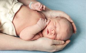 Cortar el cordón umbilical: ¿cómo se siente el bebé?